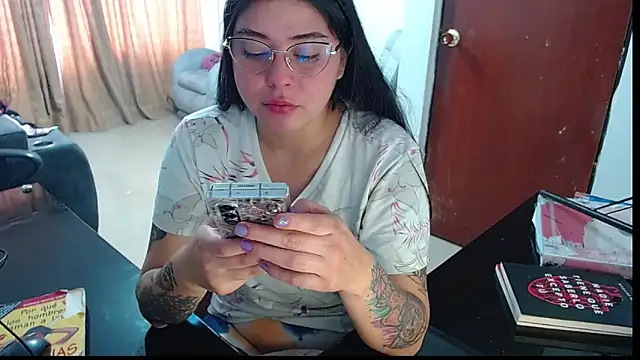 Snapshot of Hanna-11 chatting on October 15, 2025, 7:00 pm Hanna-11 online show from October 15, 2025, 7:00 pm