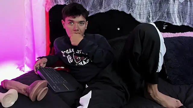 kody sexy online show from October 23, 2025, 12:15 pm