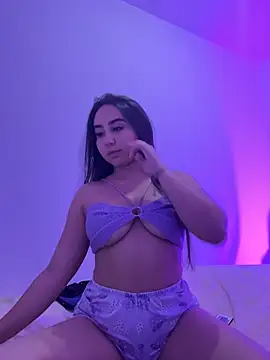 julieta rosee online show from May 31, 2026, 9:37 pm