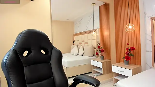 julieta rosee online show from November 28, 2025, 10:21 pm