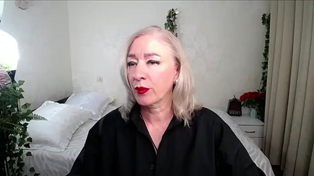 Snapshot of hunters_woman chatting on June 4, 2026, 3:06 pm hunters woman online show from June 4, 2026, 3:06 pm