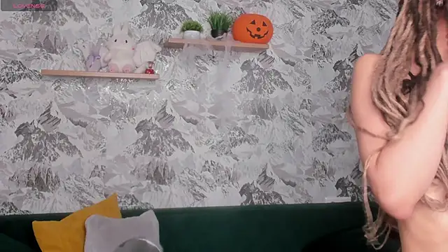 Snapshot of Ameli_Shell chatting on November 13, 2025, 1:31 am Ameli Shell online show from November 13, 2025, 1:31 am