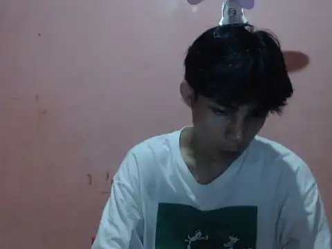 Snapshot of Kyoshi_19 chatting on October 31, 2025, 4:14 pm Kyoshi 19 online show from October 31, 2025, 4:14 pm