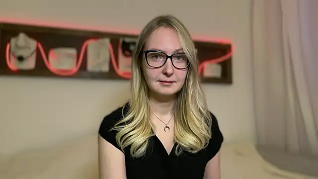 Snapshot of KiraxFate chatting on November 14, 2025, 5:05 pm KiraxFate online show from November 14, 2025, 5:05 pm