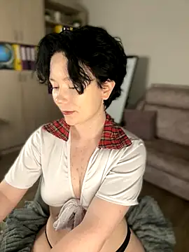 Snapshot of RinaShy chatting on November 21, 2025, 5:06 am RinaShy online show from November 21, 2025, 5:06 am