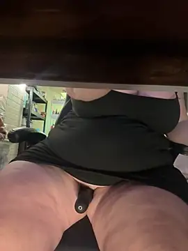 Snapshot of CurvyDoll_KateX chatting on October 22, 2025, 4:01 am CurvyDoll KateX online show from October 22, 2025, 4:01 am