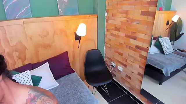 Snapshot of milavega_ chatting on December 3, 2025, 12:04 pm milavega online show from December 3, 2025, 12:04 pm