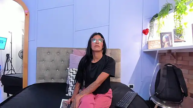 milavega  online show from March 31, 2026, 5:15 pm