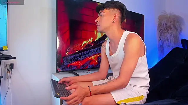 Steven baby69 online show from October 28, 2025, 3:07 am