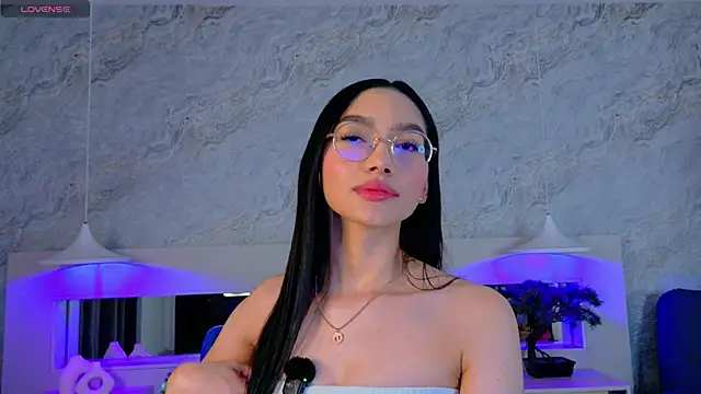 Snapshot of Keira_Corleone chatting on November 14, 2025, 4:27 am Keira Corleone online show from November 14, 2025, 4:27 am