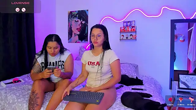 Snapshot of Dilan_and_Mia chatting on October 9, 2025, 11:49 pm Dilan and Mia online show from October 9, 2025, 11:49 pm