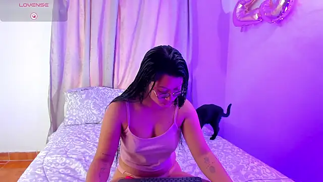 Snapshot of Dilan_and_Mia chatting on November 9, 2025, 7:29 pm Dilan and Mia online show from November 9, 2025, 7:29 pm