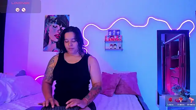 Snapshot of Dilan_and_Mia chatting on October 1, 2025, 3:38 pm Dilan and Mia online show from October 1, 2025, 3:38 pm