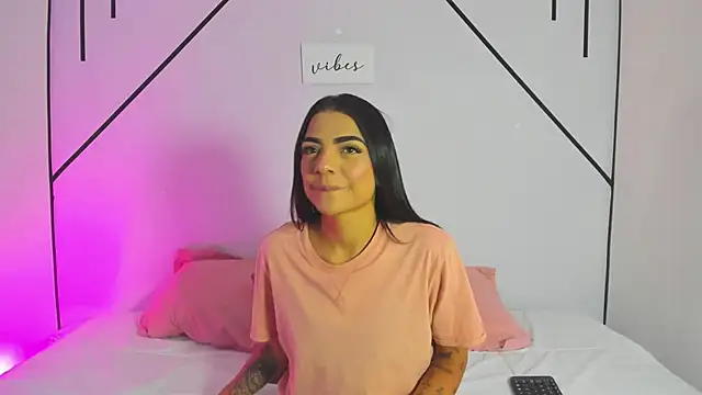 Snapshot of MiahCornell_ chatting on November 10, 2025, 7:30 pm MiahCornell online show from November 10, 2025, 7:30 pm