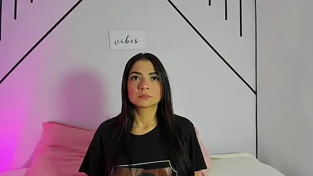 Snapshot of MiahCornell_ chatting on October 28, 2025, 6:51 pm MiahCornell online show from October 28, 2025, 6:51 pm