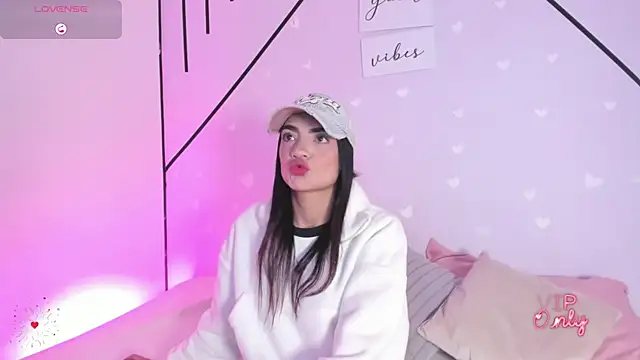 MiahCornell  online show from March 4, 2026, 8:05 pm