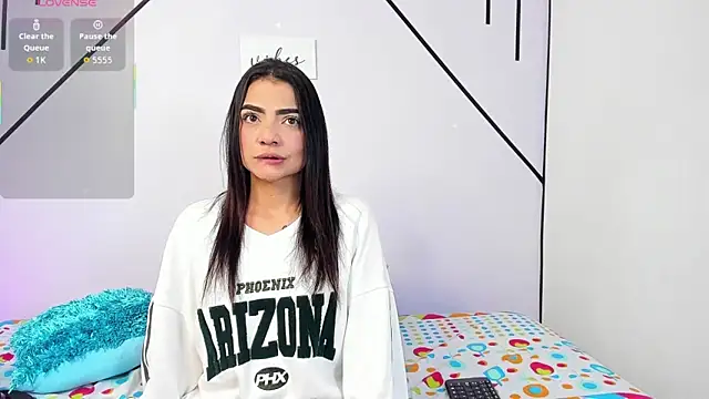 Snapshot of MiahCornell_ chatting on December 3, 2025, 7:57 pm MiahCornell online show from December 3, 2025, 7:57 pm