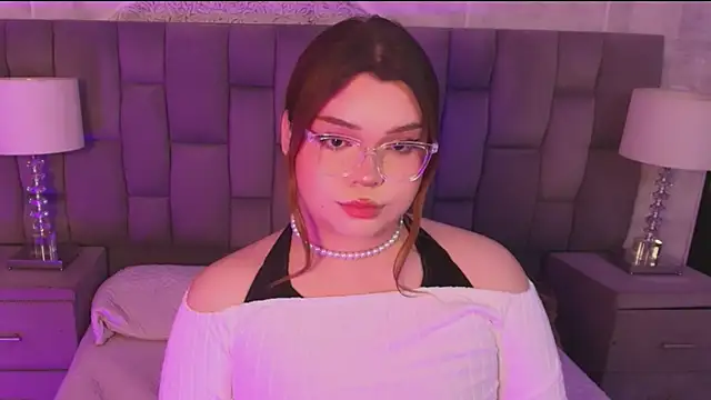 Snapshot of Maxxxine1 chatting on November 11, 2025, 7:25 am Maxxxine1 online show from November 11, 2025, 7:25 am