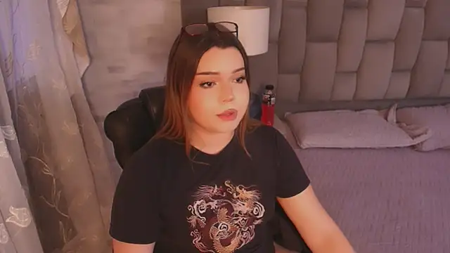 Snapshot of Maxxxine1 chatting on November 6, 2025, 11:03 am Maxxxine1 online show from November 6, 2025, 11:03 am