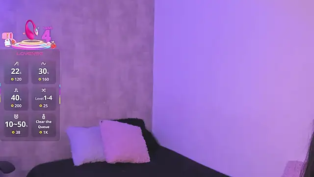 Snapshot of Becky_G chatting on November 3, 2025, 4:17 am Becky G online show from November 3, 2025, 4:17 am