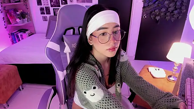 Snapshot of Liz_rogers_x chatting on November 20, 2025, 2:34 am Liz rogers x online show from November 20, 2025, 2:34 am