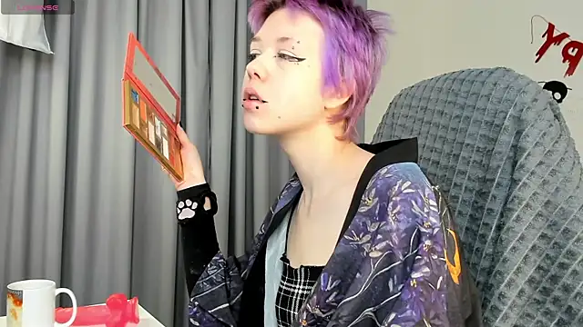 Snapshot of CarolineRichter chatting on November 2, 2025, 3:11 am CarolineRichter online show from November 2, 2025, 3:11 am