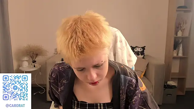 Snapshot of CarolineRichter chatting on September 29, 2025, 1:45 am CarolineRichter online show from September 29, 2025, 1:45 am