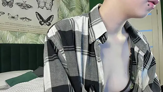 Snapshot of CarolineRichter chatting on November 21, 2025, 2:10 am CarolineRichter online show from November 21, 2025, 2:10 am