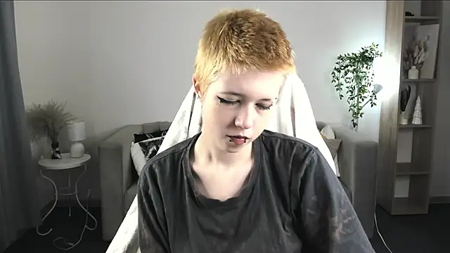 Snapshot of CarolineRichter chatting on September 12, 2025, 2:34 am CarolineRichter online show from September 12, 2025, 2:34 am