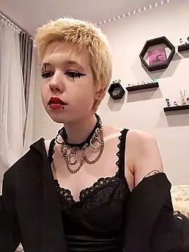 Snapshot of CarolineRichter chatting on October 2, 2025, 11:19 pm CarolineRichter online show from October 2, 2025, 11:19 pm