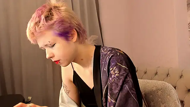 Snapshot of CarolineRichter chatting on October 18, 2025, 3:19 am CarolineRichter online show from October 18, 2025, 3:19 am