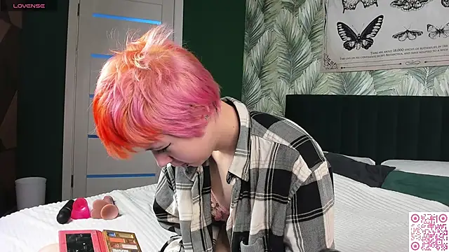 Snapshot of CarolineRichter chatting on November 23, 2025, 2:43 am CarolineRichter online show from November 23, 2025, 2:43 am