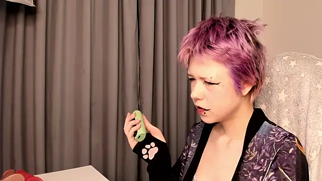 Snapshot of CarolineRichter chatting on November 19, 2025, 2:55 am CarolineRichter online show from November 19, 2025, 2:55 am