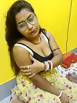 Naughty-Chaaya online show from September 17, 2025, 8:00 pm