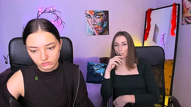 eva smiith  online show from November 20, 2025, 6:47 am