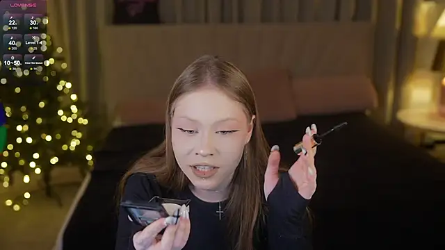 Snapshot of Esmie_Smile chatting on December 17, 2025, 7:41 pm Esmie Smile online show from December 17, 2025, 7:41 pm