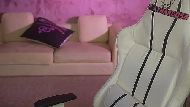 Snapshot of Esmie_Smile chatting on April 15, 2026, 2:28 am Esmie Smile online show from April 15, 2026, 2:28 am