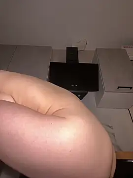 Snapshot of Bambi-Live chatting on November 7, 2025, 7:18 pm Bambi-Live online show from November 7, 2025, 7:18 pm