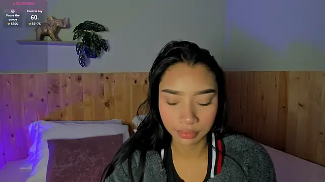 Snapshot of MissPocahontass chatting on October 24, 2025, 11:31 am MissPocahontass online show from October 24, 2025, 11:31 am