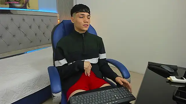 SamBlack  online show from March 11, 2026, 12:43 pm