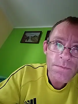 Snapshot of arturlambert chatting on October 22, 2025, 12:37 pm arturlambert online show from October 22, 2025, 12:37 pm