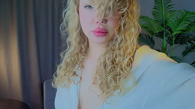 Snapshot of emilyshepar_d chatting on October 31, 2025, 2:19 am emilyshepar d online show from October 31, 2025, 2:19 am