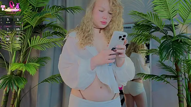 Snapshot of emilyshepar_d chatting on November 18, 2025, 2:49 am emilyshepar d online show from November 18, 2025, 2:49 am