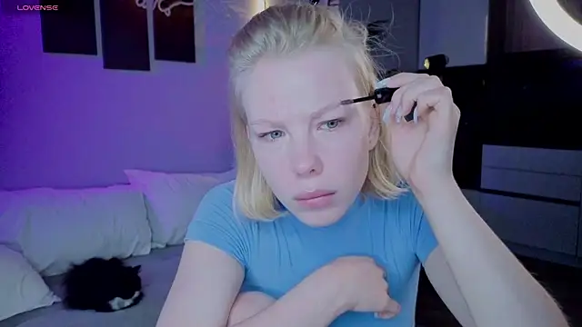 Snapshot of emilyshepar_d chatting on July 8, 2026, 1:19 am emilyshepar d online show from July 8, 2026, 1:19 am