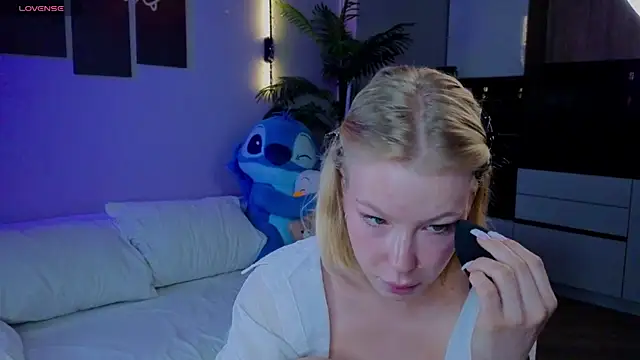 Snapshot of emilyshepar_d chatting on July 17, 2026, 1:47 am emilyshepar d online show from July 17, 2026, 1:47 am
