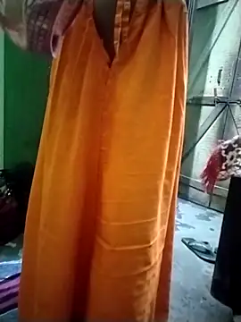 RAYI Queen 4 online show from October 30, 2025, 4:48 pm