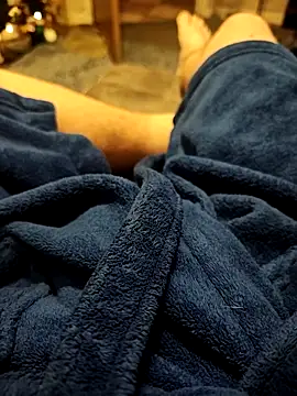 hubbyfun19 online show from December 22, 2025, 5:18 am