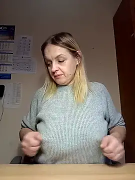 Snapshot of Ami_Foxy chatting on November 13, 2025, 10:52 am Ami Foxy online show from November 13, 2025, 10:52 am