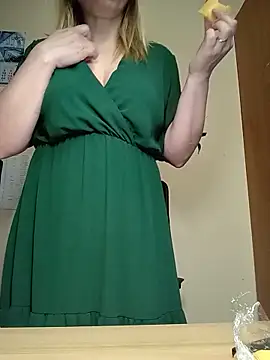 Ami Foxy online show from May 26, 2026, 5:05 am