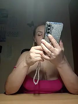Ami Foxy online show from July 9, 2026, 5:52 am